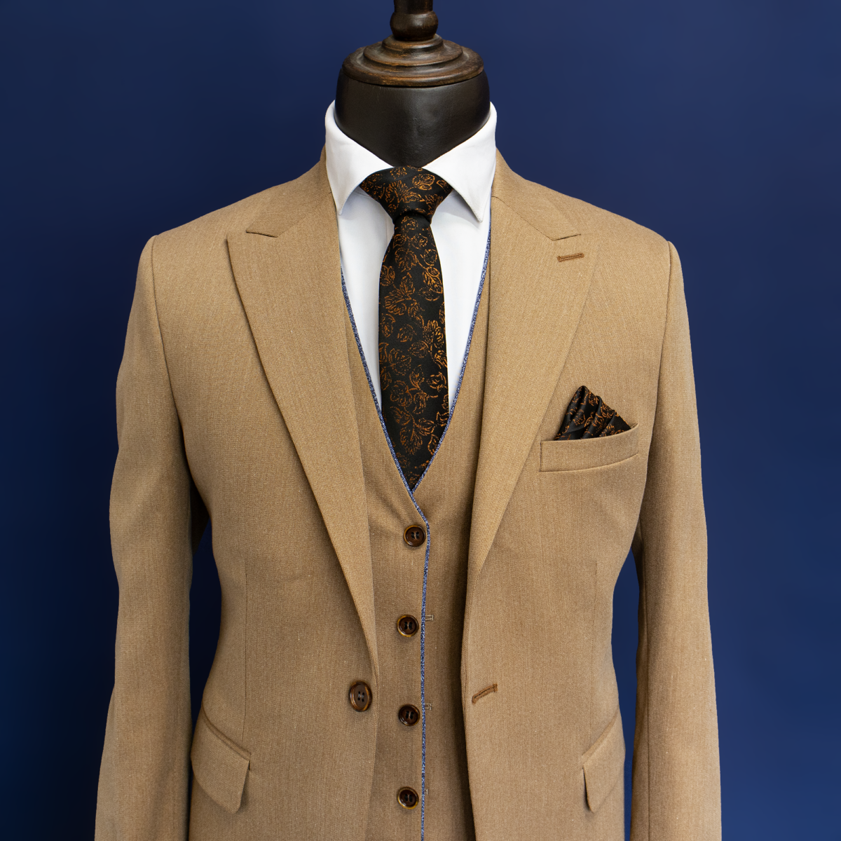 کت و شلوار و جلیقه دبل فیس نسکافه ای سرژه - Image 3