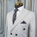 کت و شلوار شش دکمه نقره ای