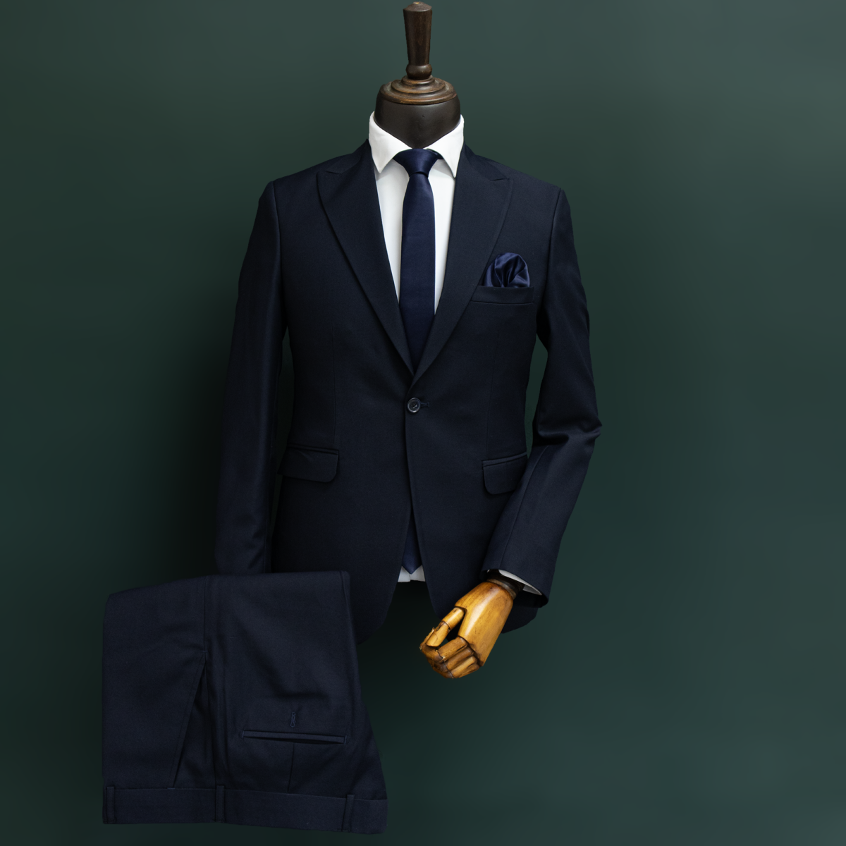 کت و شلوار سرمه‌ای مگا