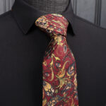 کروات و دستمال جیب پلیسه