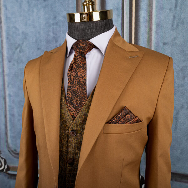 کت شلوار و جلیقه شتری