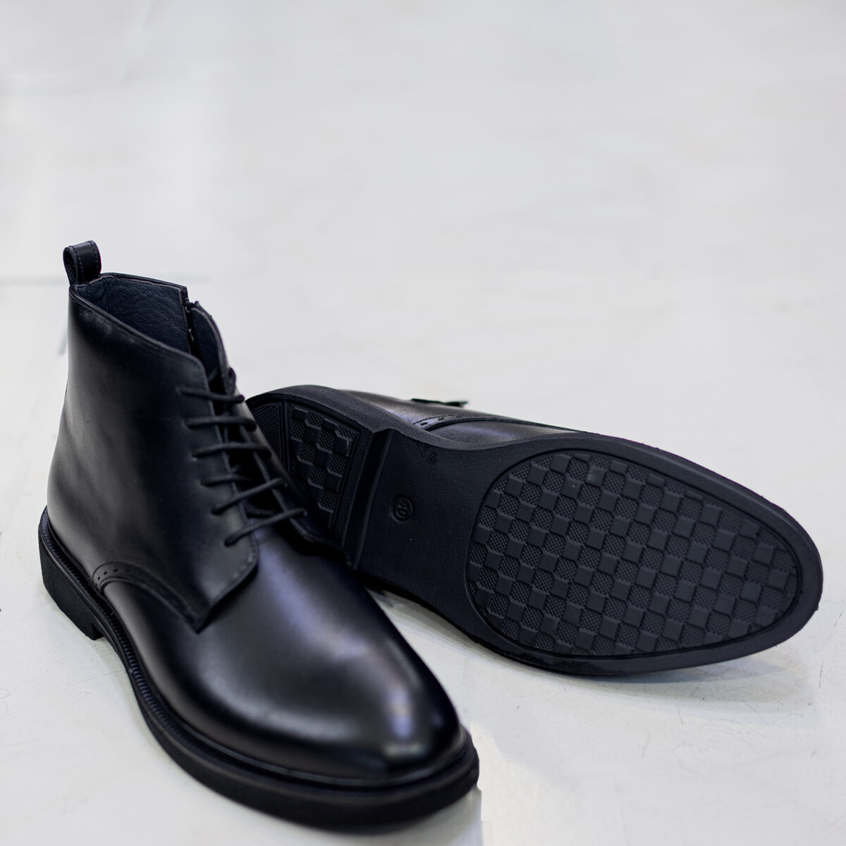 نیم بوت مردانه مشکی چرم طبیعی