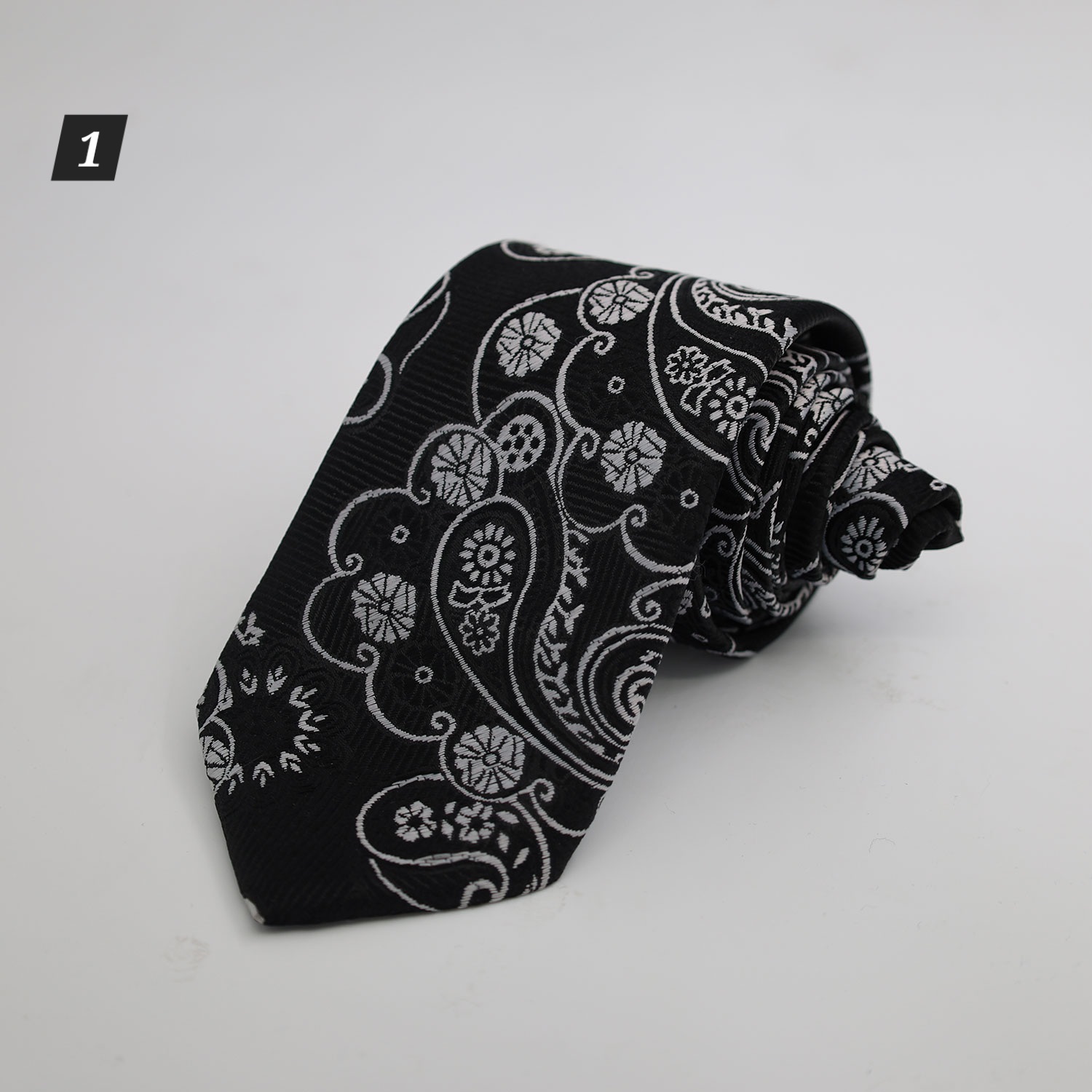 کروات و دستمال جیب طرح دار