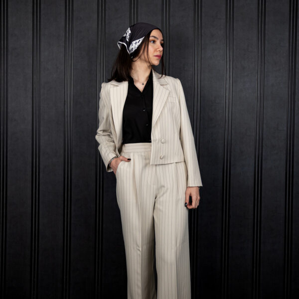 کت و شلوار کراپ دیپلمات شیری زنانه